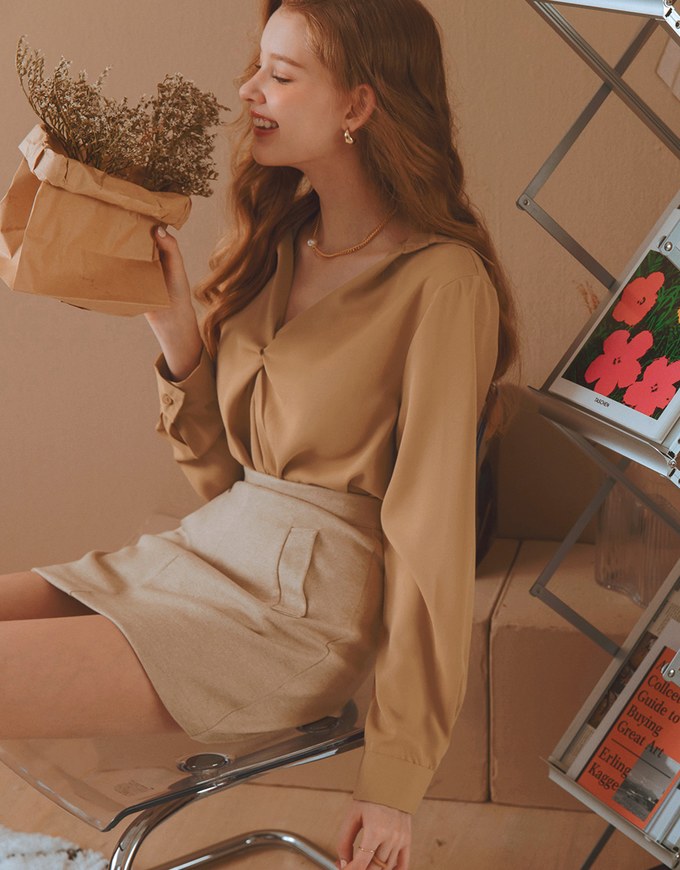 Minimalist Knot Notch Neck Blouse