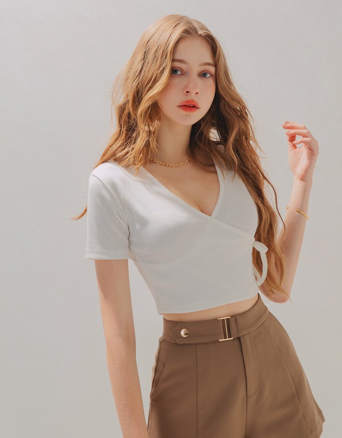 Low Cut Crossover Tie-Side Crop Top