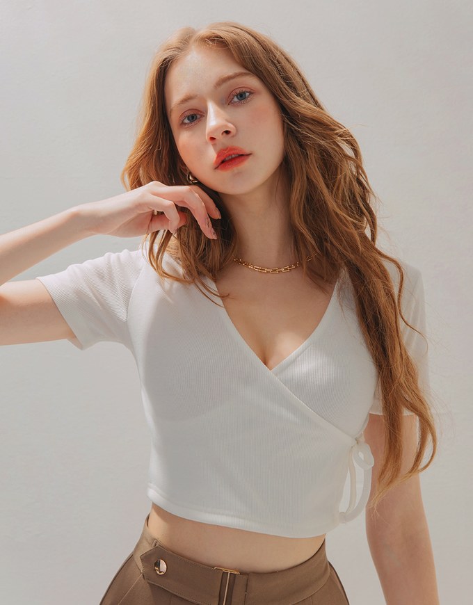 Low Cut Crossover Tie-Side Crop Top