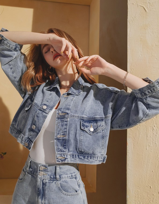 Chic Washed Crop Denim Jacket - AIR SPACE