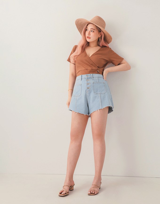 Button-Up Arcuates Denim Shorts