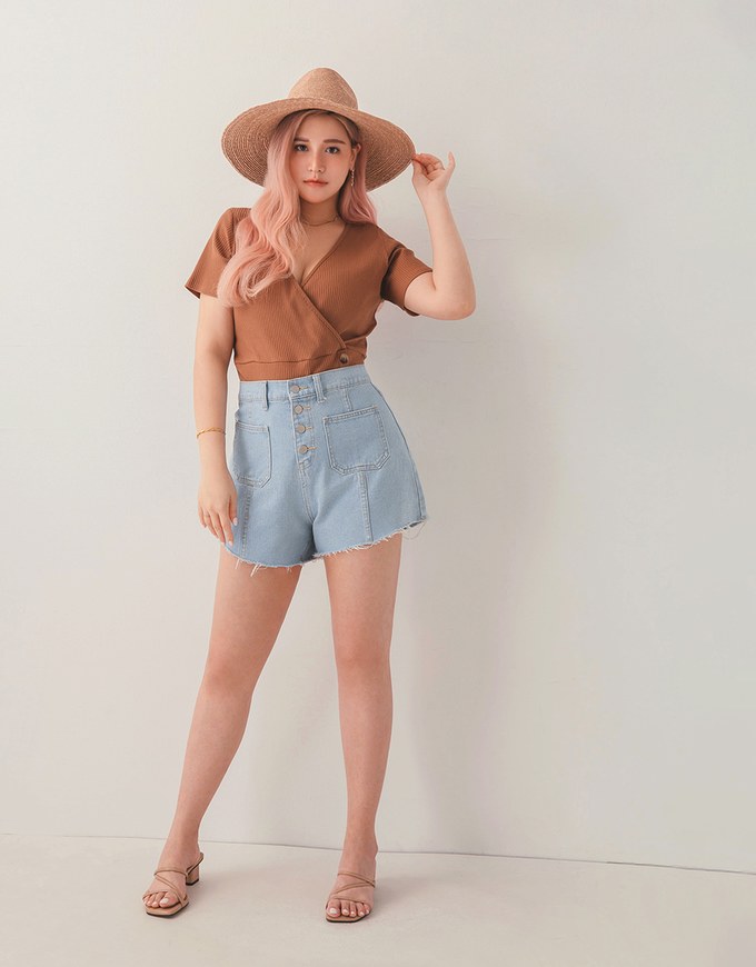 Button-Up Arcuates Denim Shorts