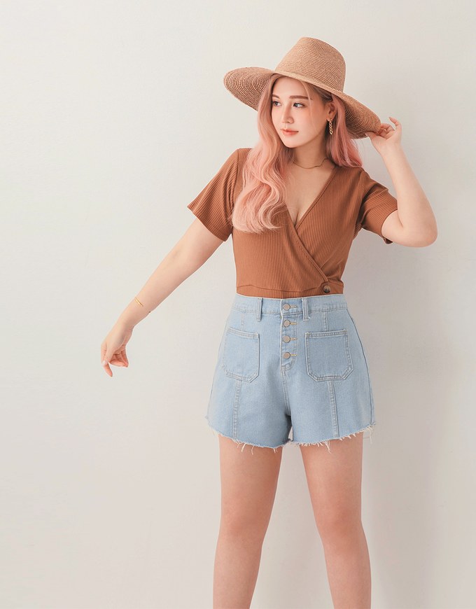 Button-Up Arcuates Denim Shorts