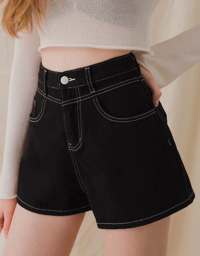 Chic Arcuates Denim Shorts