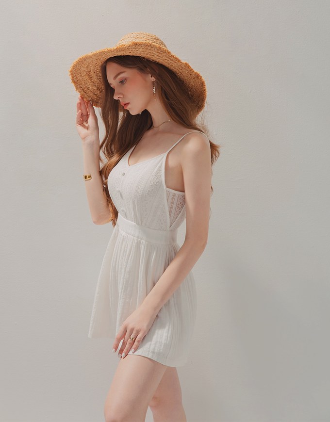 Très Chic Broderie Anglaise Playsuit