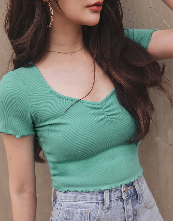 Scrunch Lettuce-Edge Hem Crop Top