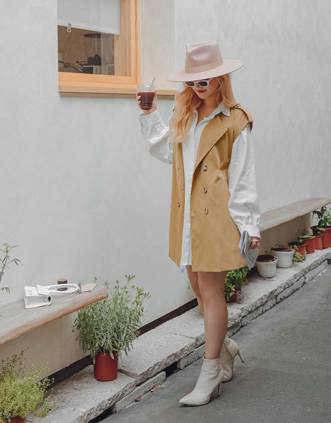 Modern Twist Sleeveless Trench Coat (With belt)