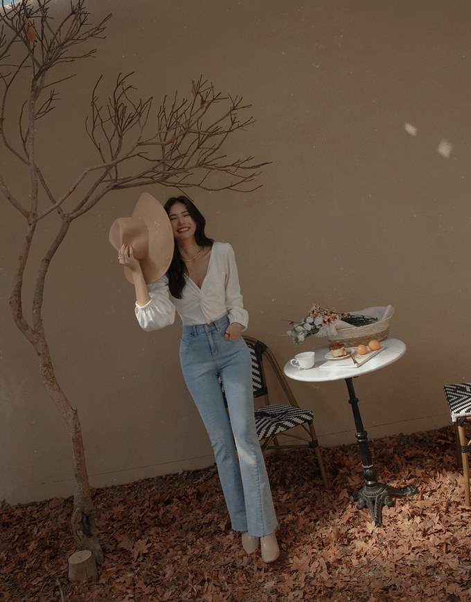 Modern Twist Front-Knot Puffy Top