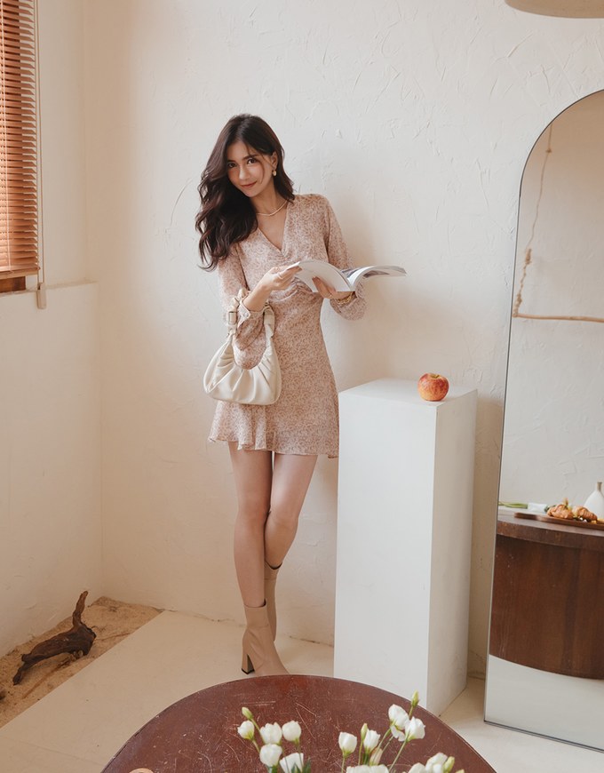 Dainty Printed Front-Ruched Ruffle Mini Dress (With Detechable Shoulder Pads)