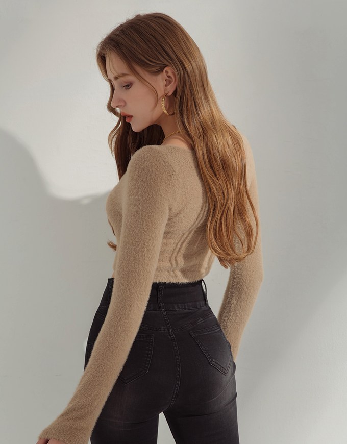Sensual Front-Zipper Crop Sweater