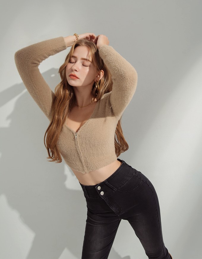 Sensual Front-Zipper Crop Sweater