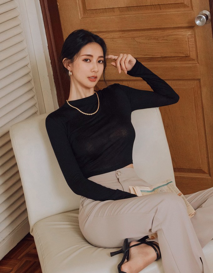 Minimalist Staple 2Way Crossover Crop Top