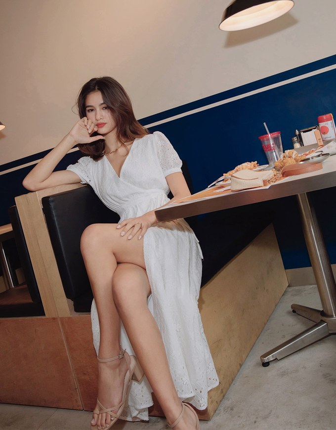 Feminine Aesthetic Overlapping Ties Lace Maxi Dress