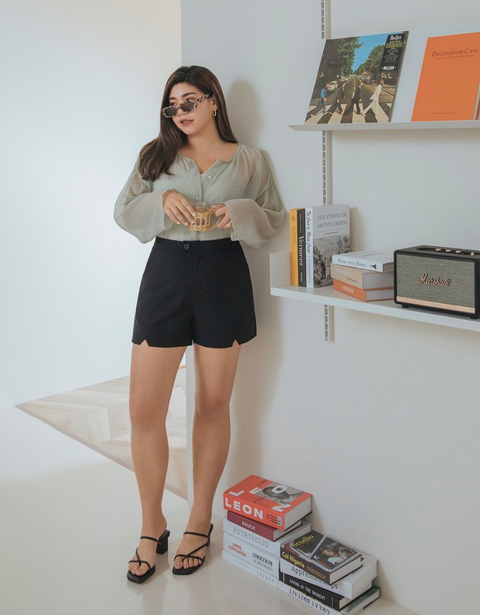 Sleek CEO Style Slimming Bias-Cut Slit Suit Short