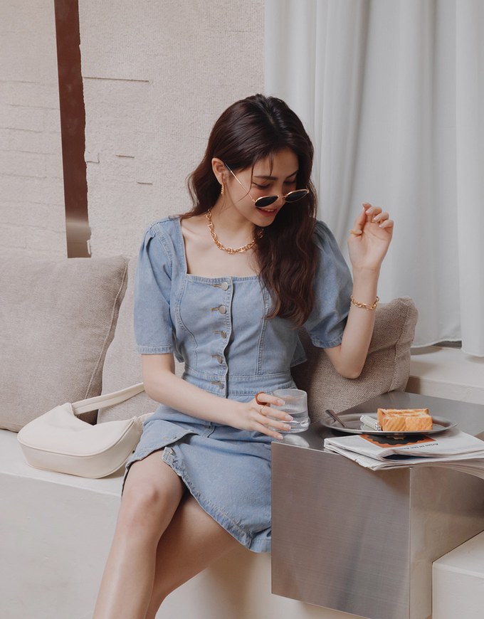 Back-Crossed Hollow Square-Necked Buttoned Denim Mini Dress