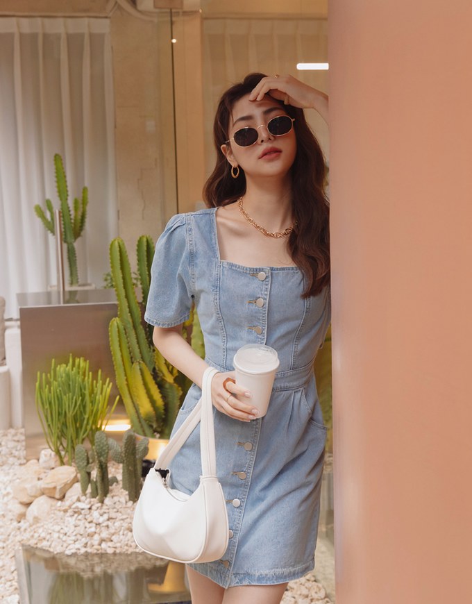 Back-Crossed Hollow Square-Necked Buttoned Denim Mini Dress
