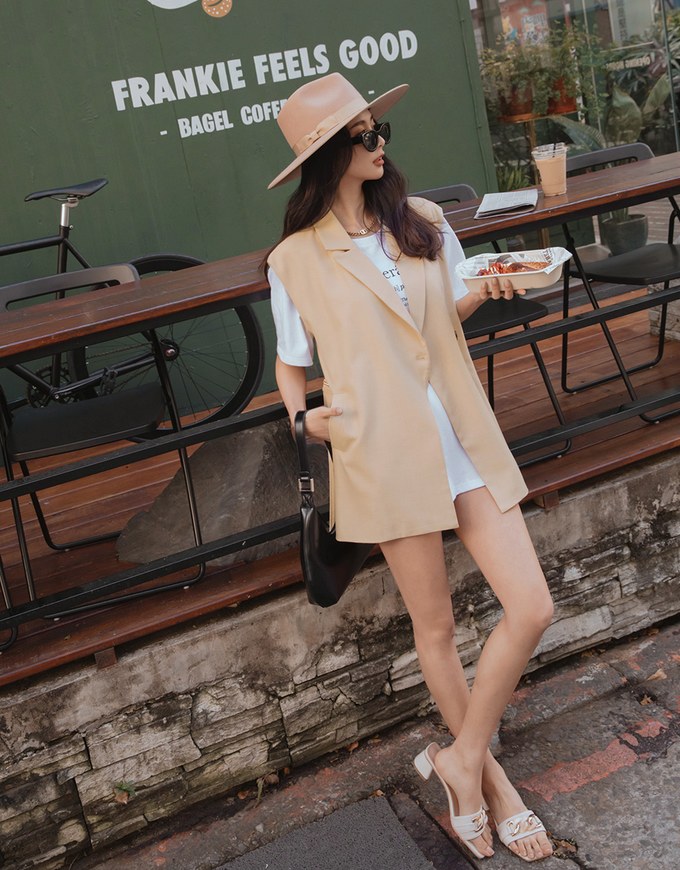 Edgy Smart Sleeveless Suit Vest (With Belt)