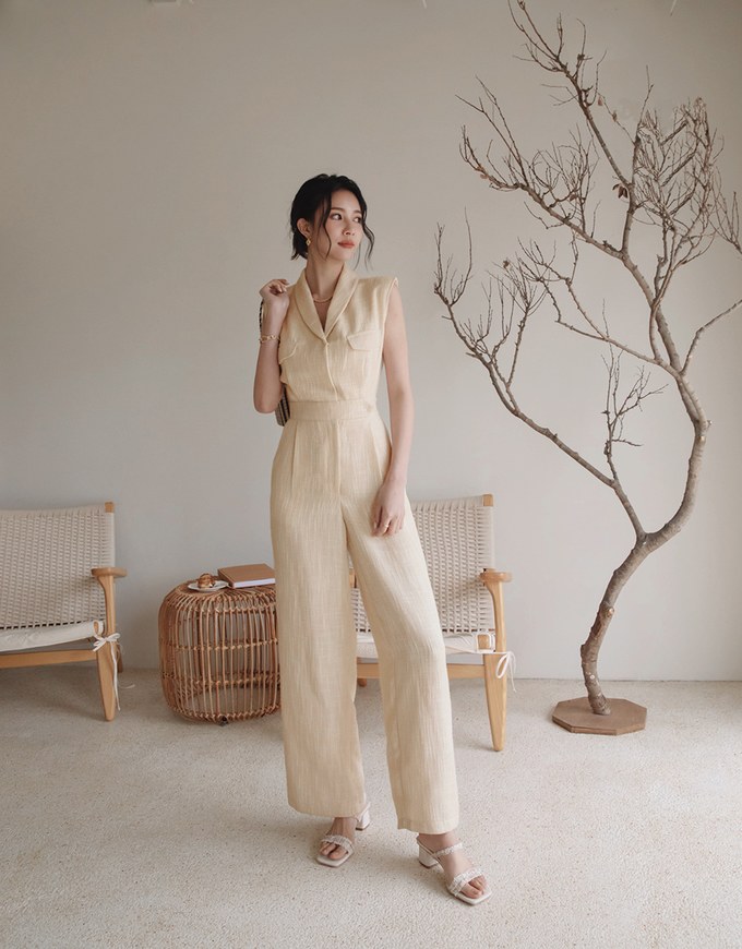 Edgy Smart Textured Lapel Jumpsuit With Shoulder Pads