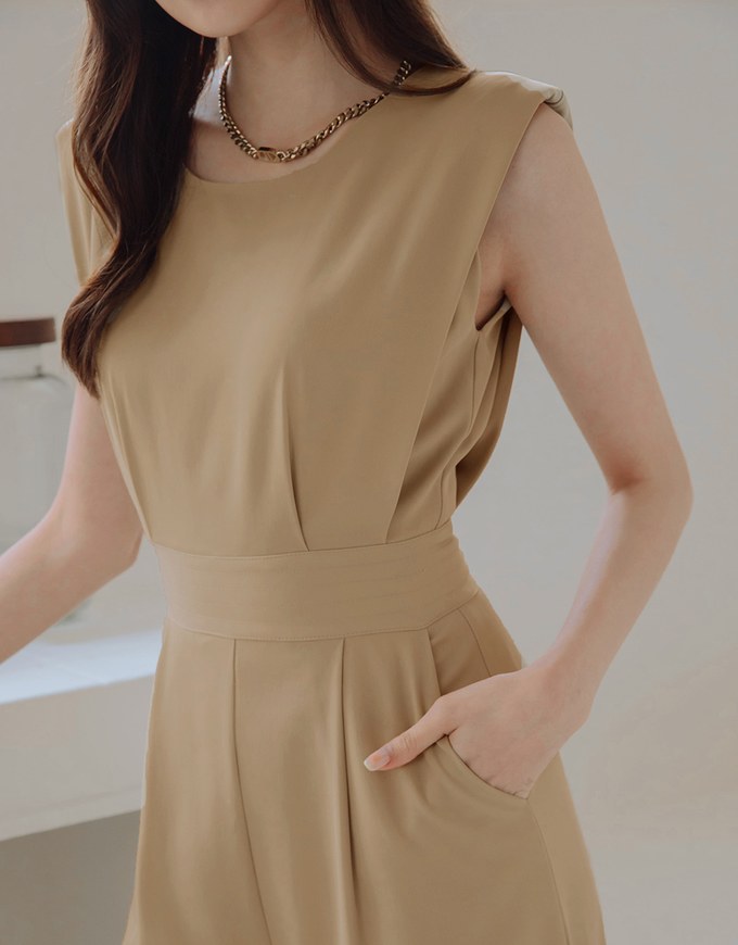 Edgy Smart Sleeveless Jumpsuit (With Shoulder Pads)