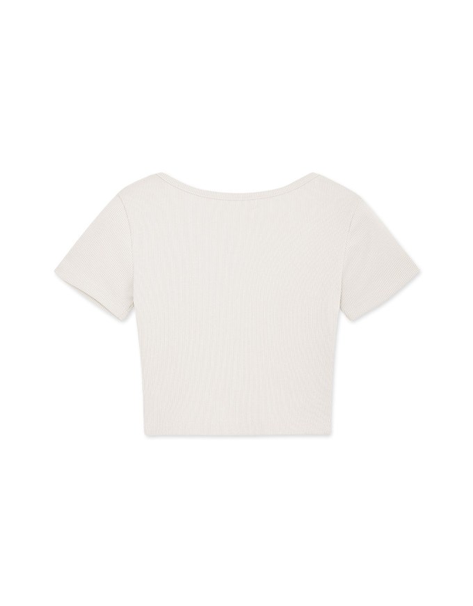 Low-Cut Crop Top With Small Kink