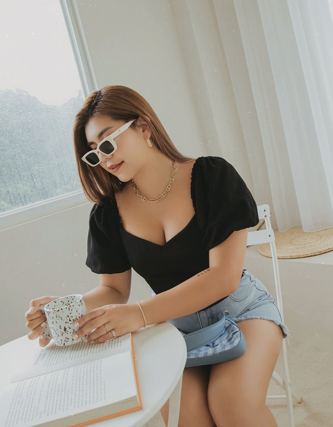 Retro Square Neck Puff Sleeves Crop Top