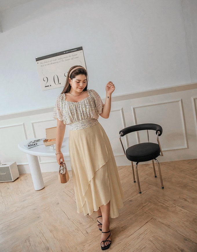 Irregular Layered Slit Flowy Maxi Skirt