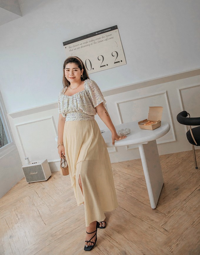 Irregular Layered Slit Flowy Maxi Skirt