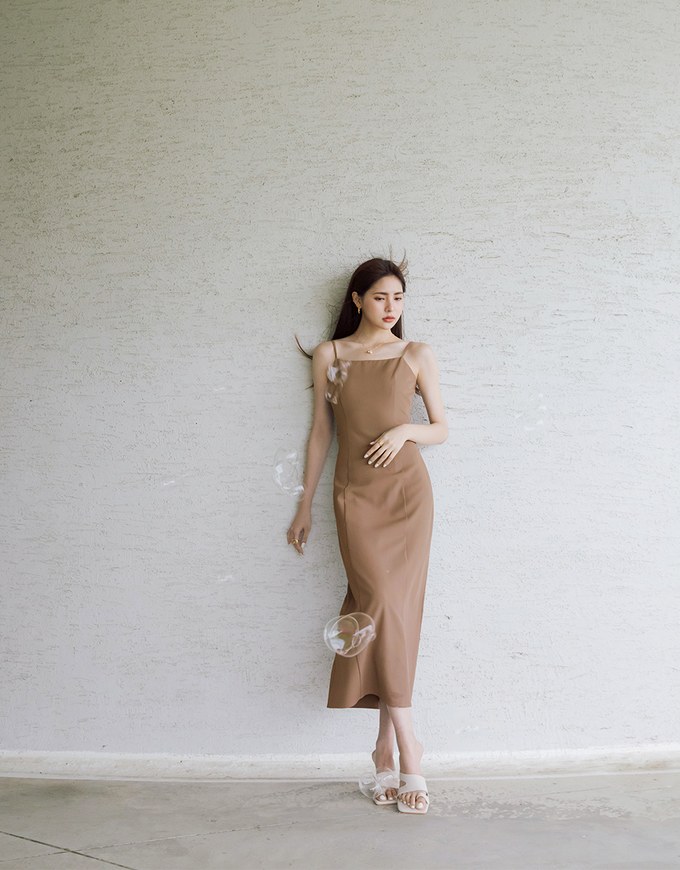 【Vacanza】Thin Strap Back Cut Out Slit Maxi Dress