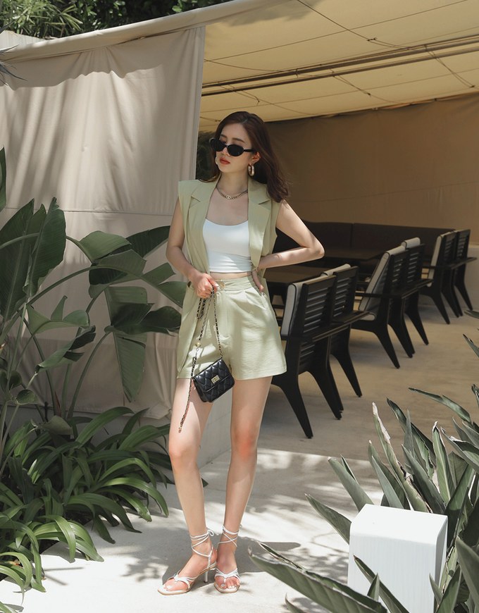 Smart Casual Back Slit Suit Vest (With Shoulder Pads)