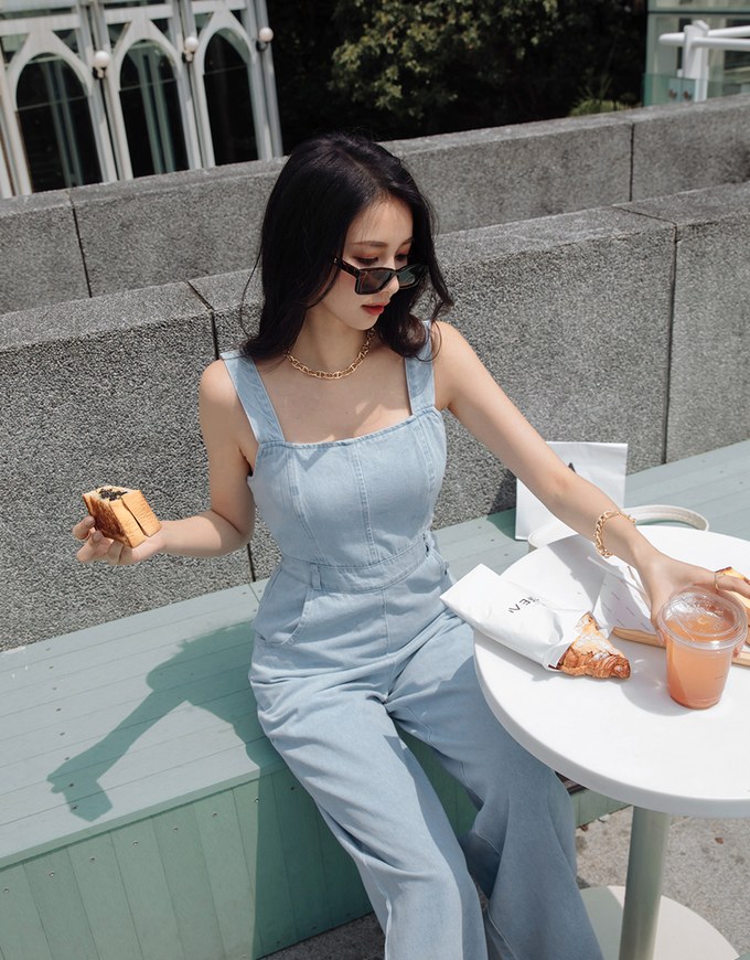 Très Chic Pinafore Denim Jumpsuit