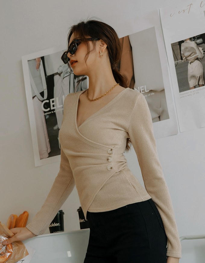 Overlap Scrunch V Neck Crop Top