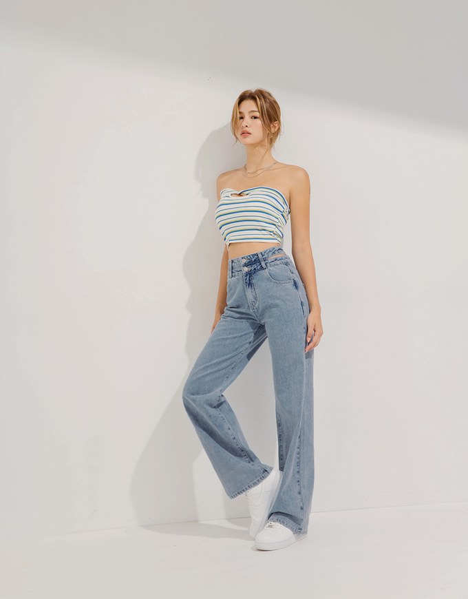 Side Crossover Cutout Jeans