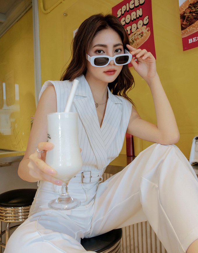 Open Collar Striped Belted Suit Top (With Shoulder Pads)