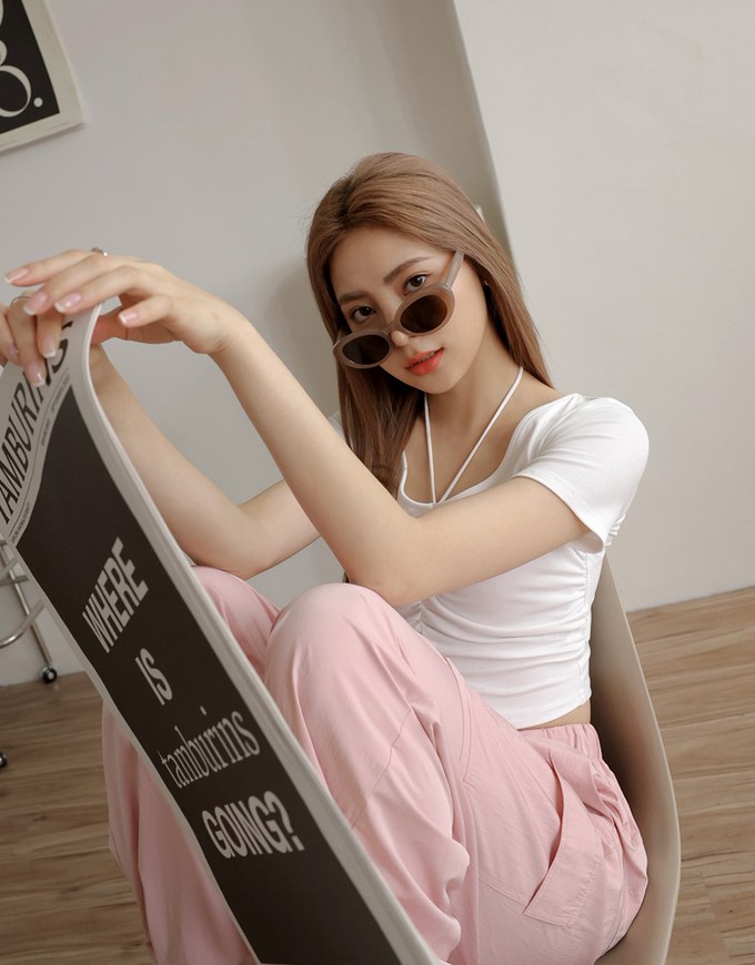 Halter Neck Scrunch Crop Top