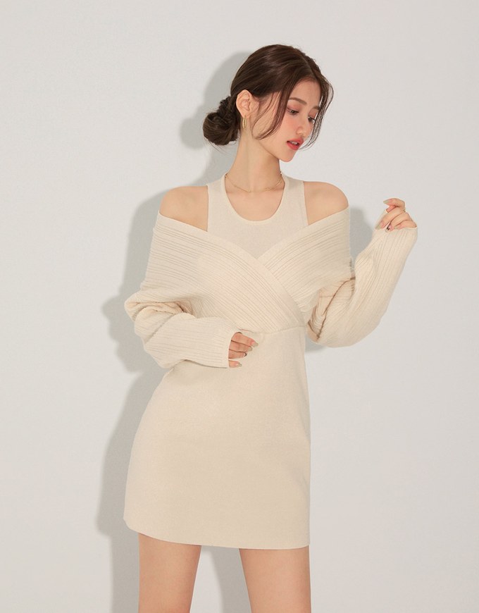 Cut Out Shoulder Splice Bodycon Dress