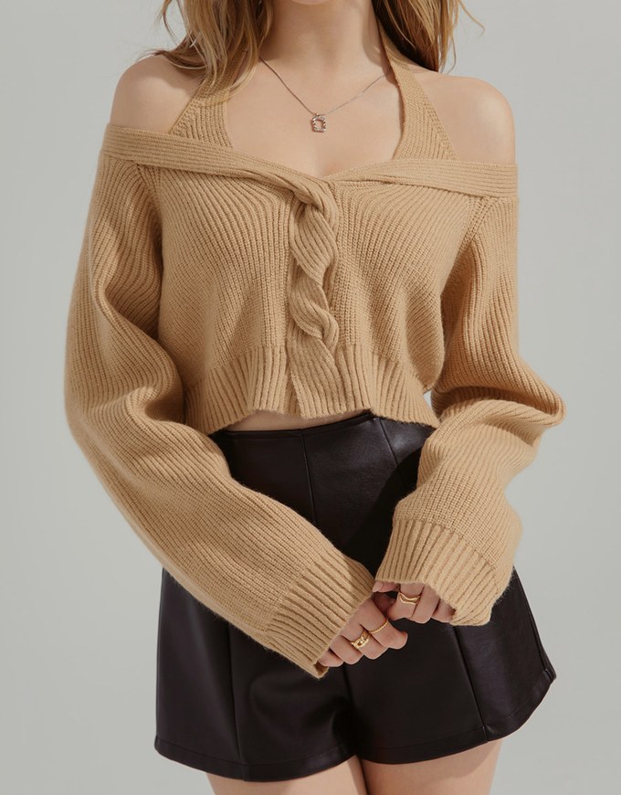 Front Twist Hollow-out Neck Knitted Top