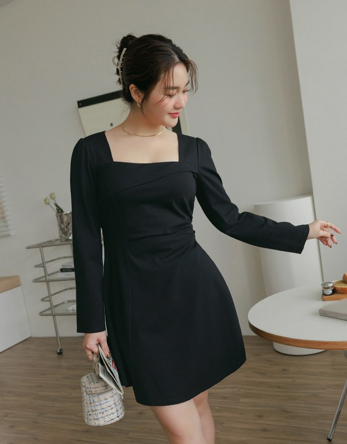 Elegant Square Neck Side Scrunch Mini Dress