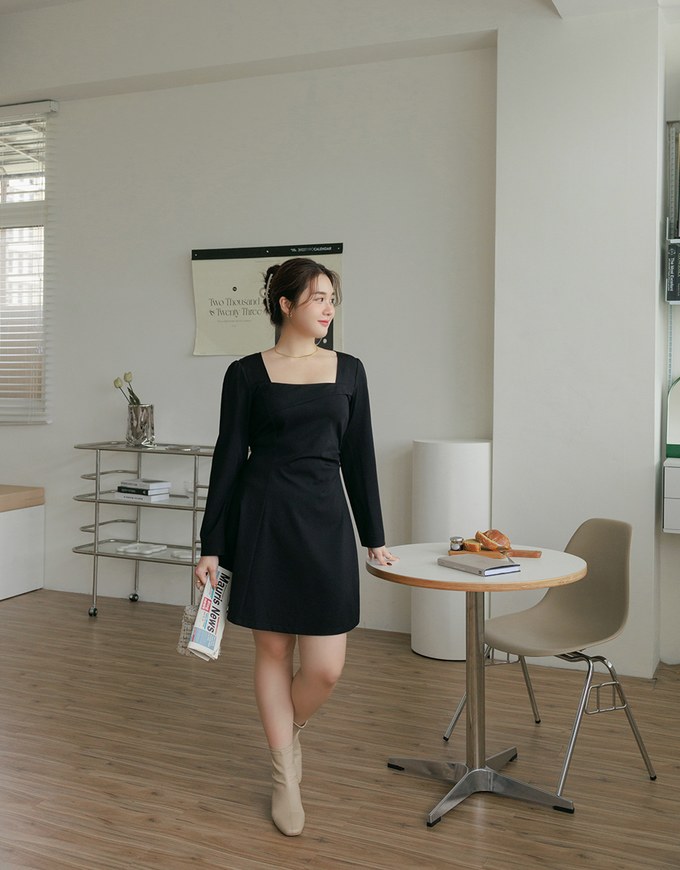 Elegant Square Neck Side Scrunch Mini Dress