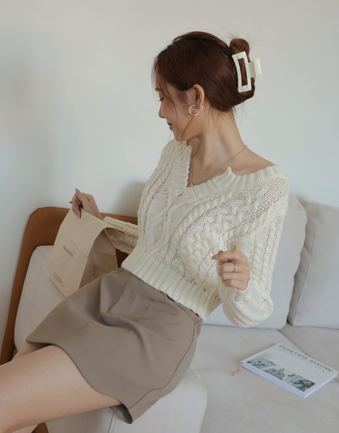V Neck Braided Knit Top