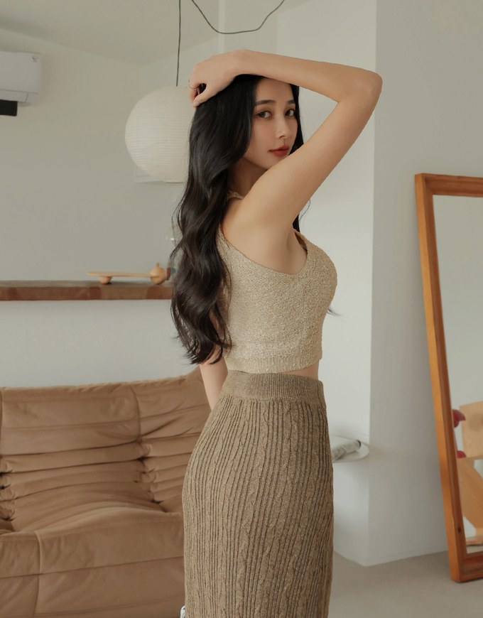 Off-Shoulder Mixed Color Woolen Vest (With Padding)