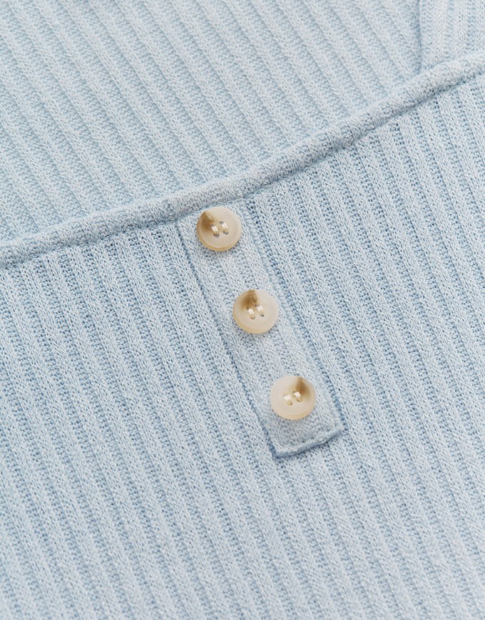 Square-Neck Straight Line Top