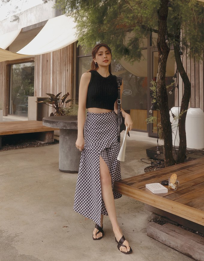 Embossed Front Slit Long Skirt