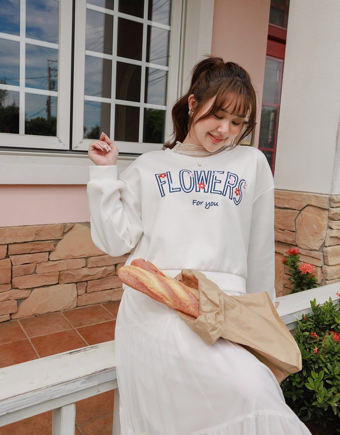 Printed Long Sleeve Sweatshirt With Floral Embroidery