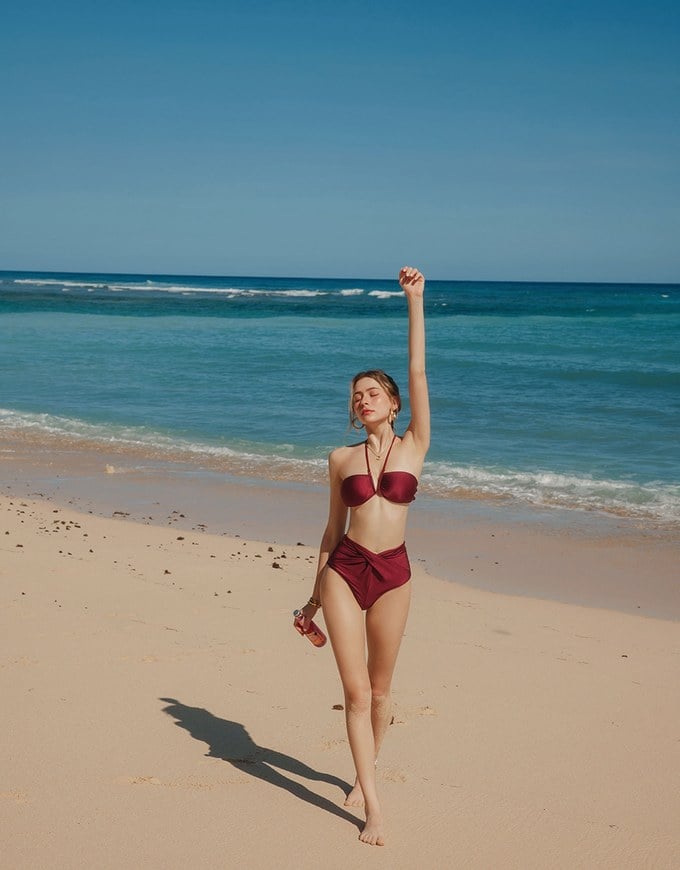 【PUSH UP】Multiway Glossy Crisscross Deep V Bandeau Bikini Top