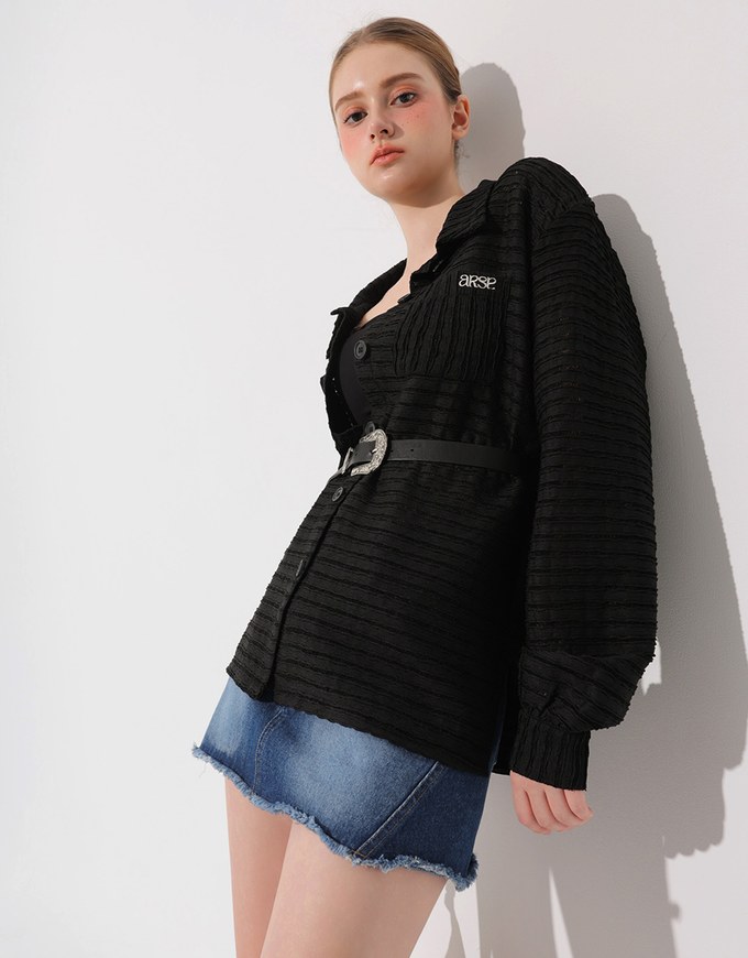 ロゴ刺繍入り波型ストライプロングシャツ