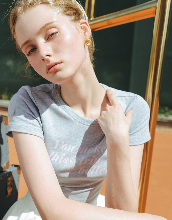 【Lyra & Toby】Embroidery Graphic Slogan Cropped Tee