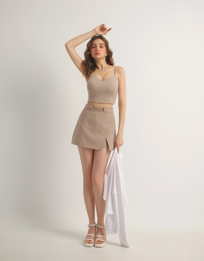 Waistline Gold Chain Detail High Waist Front Slit Mini Skirt