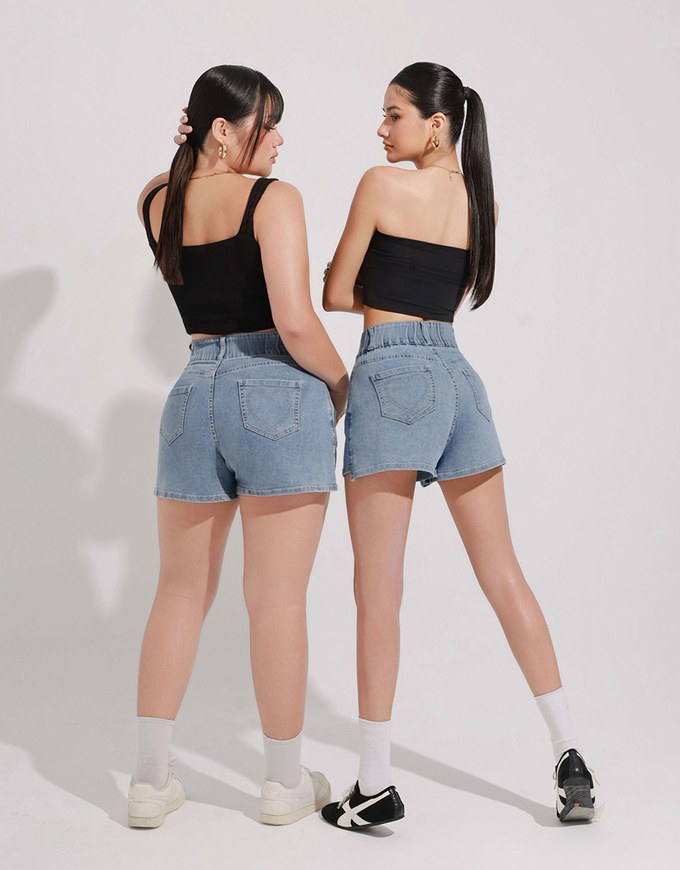 Cooling Fabric Double Button Jeans Denim Shorts with Heart Pocket Stitching