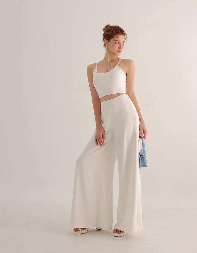 U Neck Sculpting Spaghetti Strap Cami Padded Top with Cross Strap Back Detail