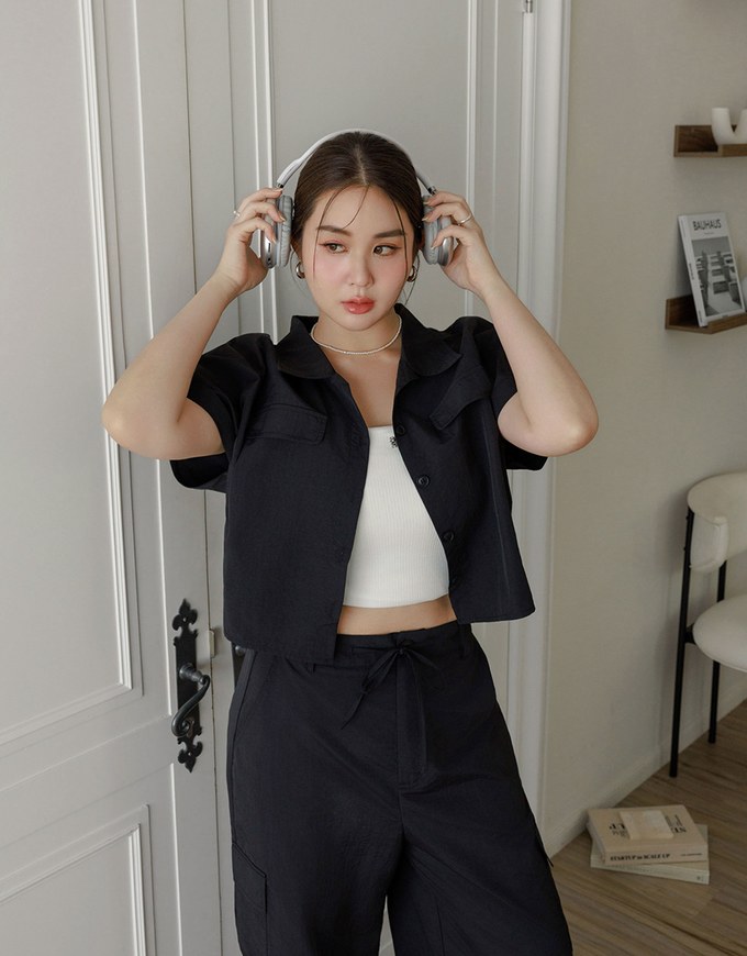 Soft Crinkle Fabric Cropped Shirt with Front Flap Pockets